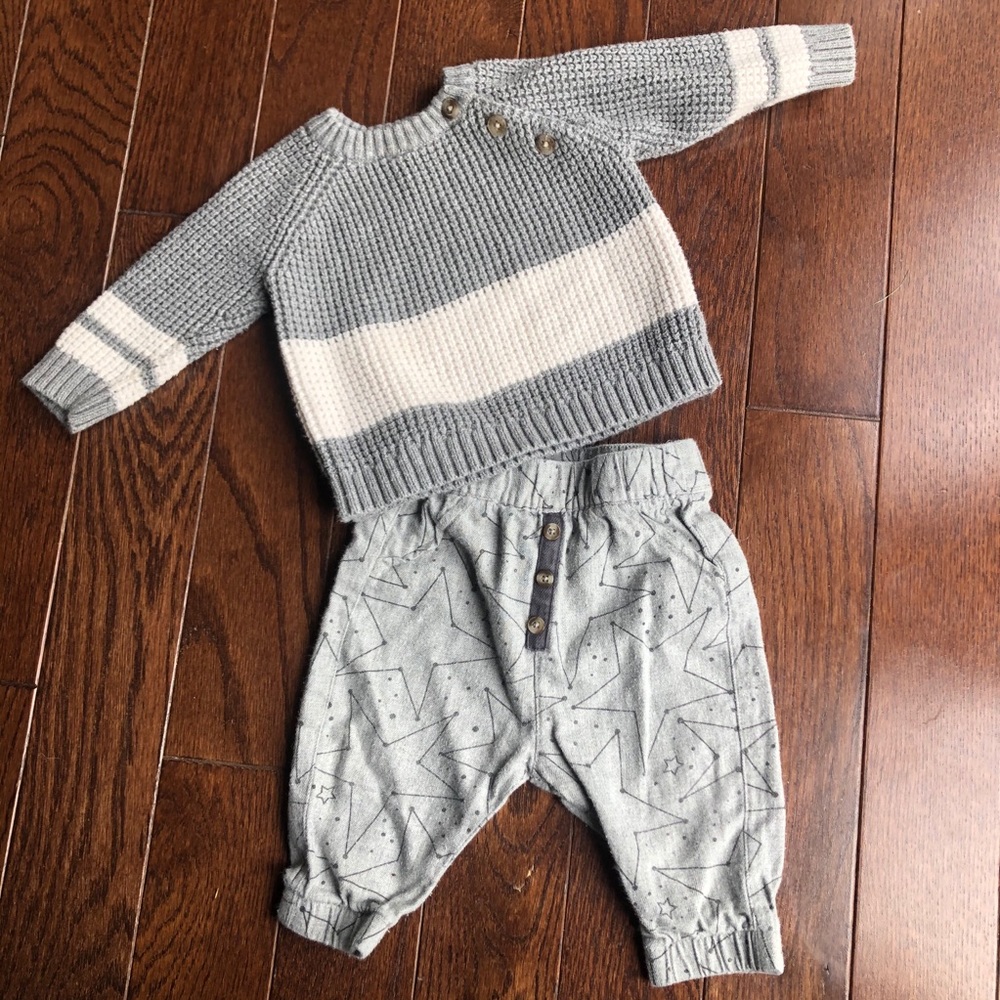 Adorable gray 2 piece baby outfit with knit top